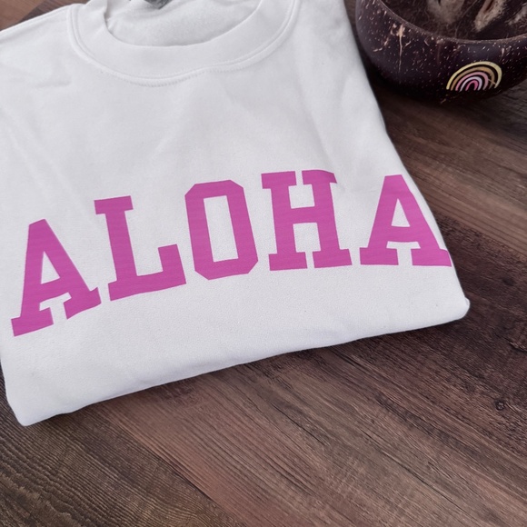 NWT // ALOHA Sweatshirt // White // Pink Lettering // Size M - Picture 1 of 2